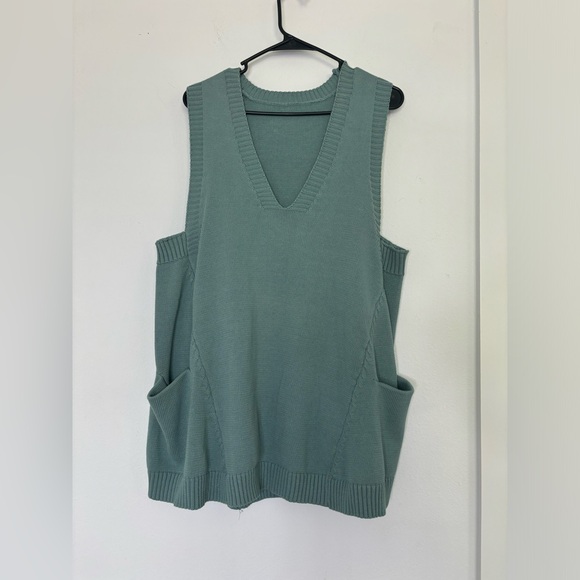 Yesno teal neck sweater vest top w/ front side pockets no size tag fits M/L - Picture 1 of 7